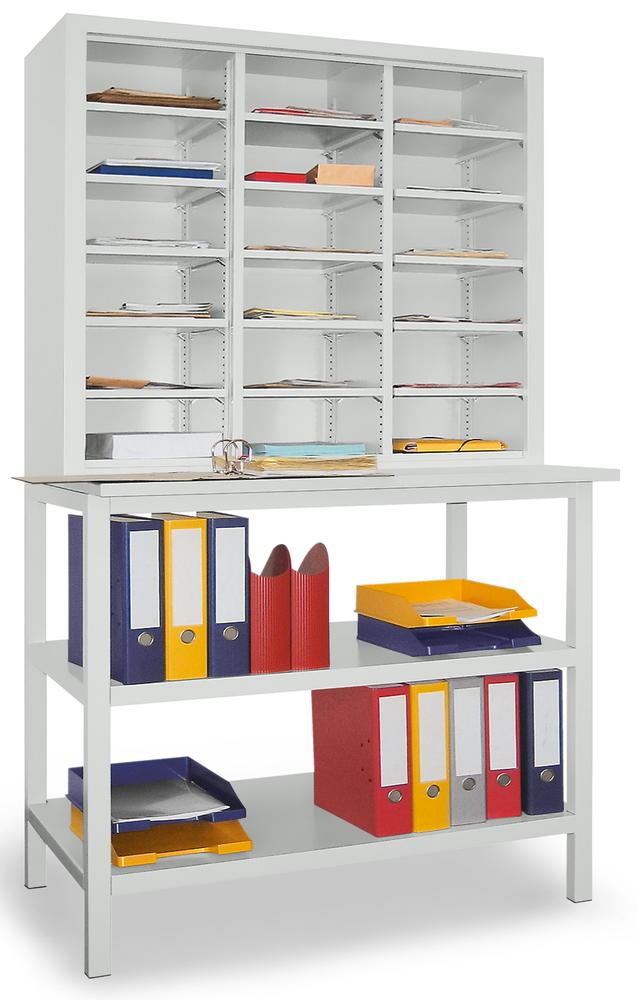 Opbergrek met ondergebouwde tafel